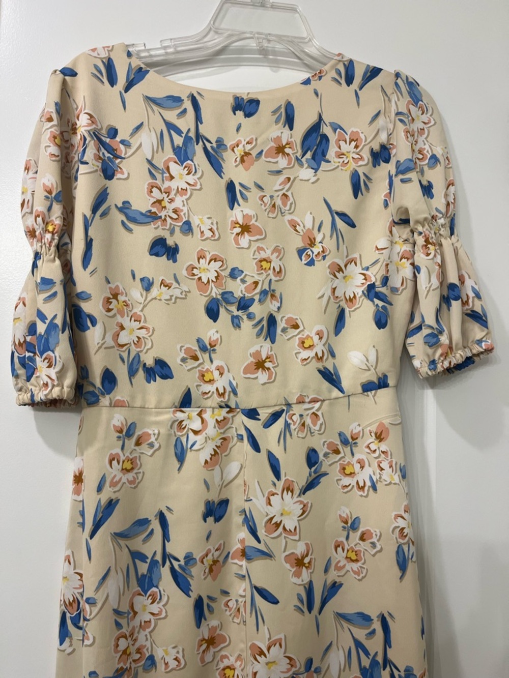 BCBG Spring Floral Smock Midi Dress V Neck Buttons Floral Print Chic Womens Sz 4 - Picture 9 of 11
